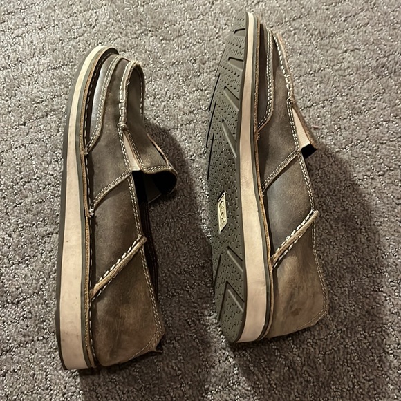 Ariat Cruisers - Picture 2 of 4